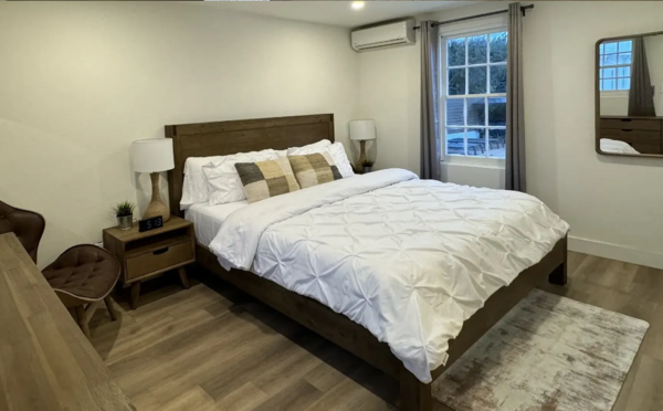 Courtyard Villa Upper King Pool View Photo 1